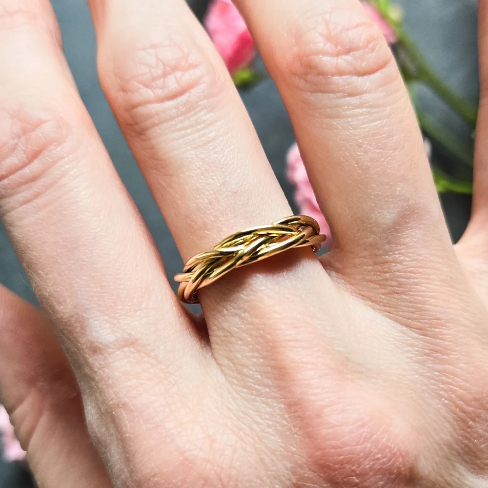 💥3 for $30💥 NWT Lovoda Braided Stacking Ring